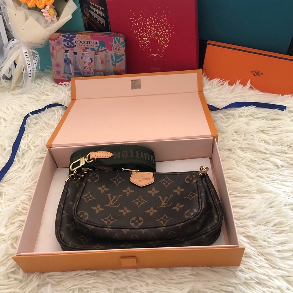 Louis Vuitton Gift Box with Navy Ribbon (Free Mystery Clothes & Gift in Last Pic